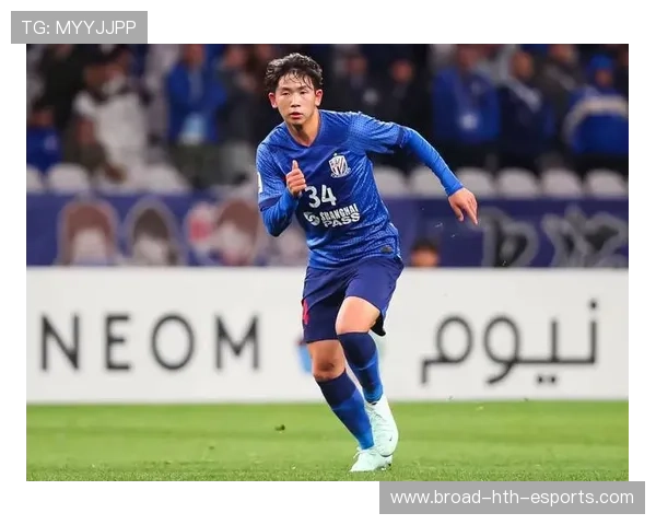 刘诚宇接陶强龙传中，反越位成功推射得分